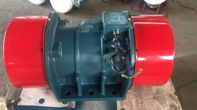 新鄉市宏達振動設備有限責任公司振動電機發(fā)貨現場